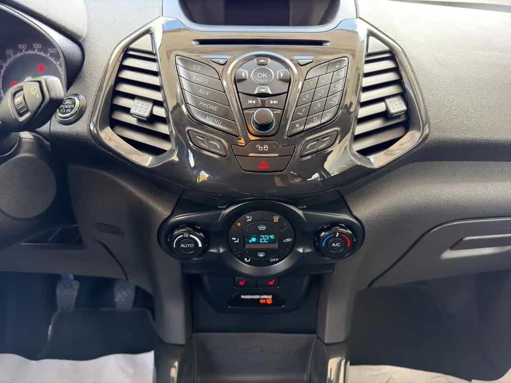 Ford EcoSport 03/2017-photo-9