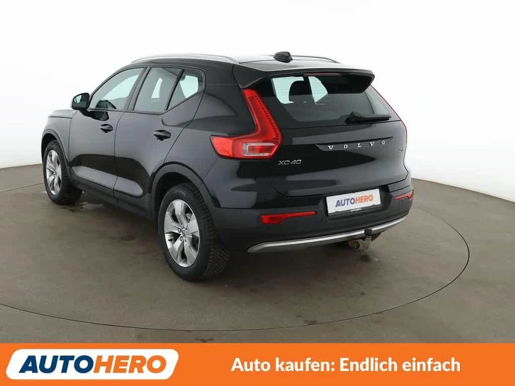 Volvo XC40 2.0 D3 Momentum 2WD Aut*NAVI*LED*TEMPO*AHK* 08/2018-photo-1