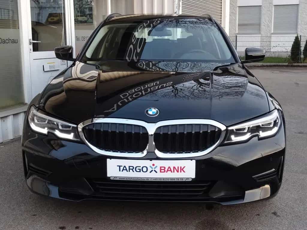 BMW 3 Series 320d Touring xDrive Aut 17" Advantage Navi LEDer 10/2021-photo-1