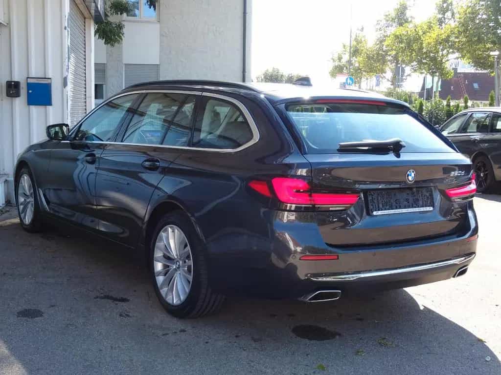 BMW 5 Series 520d Touring Aut Luxury Line Navi LCP Leder LED 07/2022-photo-3