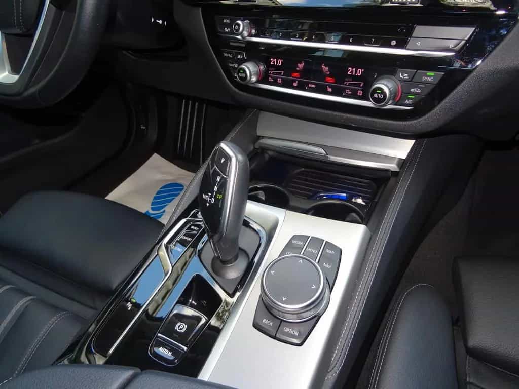 BMW 5 Series 520d Touring Aut Luxury Line Navi LCP Leder LED 07/2022-photo-8