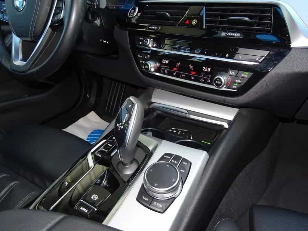 BMW 5 Series 520d Touring Aut 18" Navi Leder LCPro Ad LED HUD 09/2022-photo-8