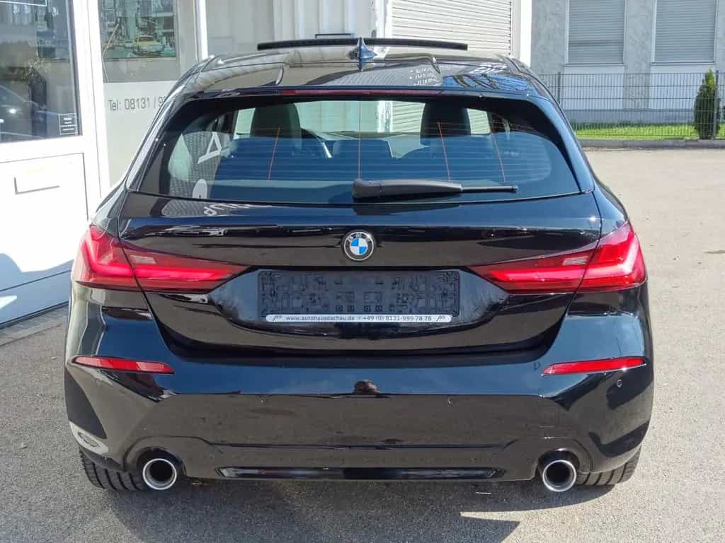 BMW 120 d Aut Advantage 17" Navi LC Pro. Ad. LED Pano 09/2022-photo-4