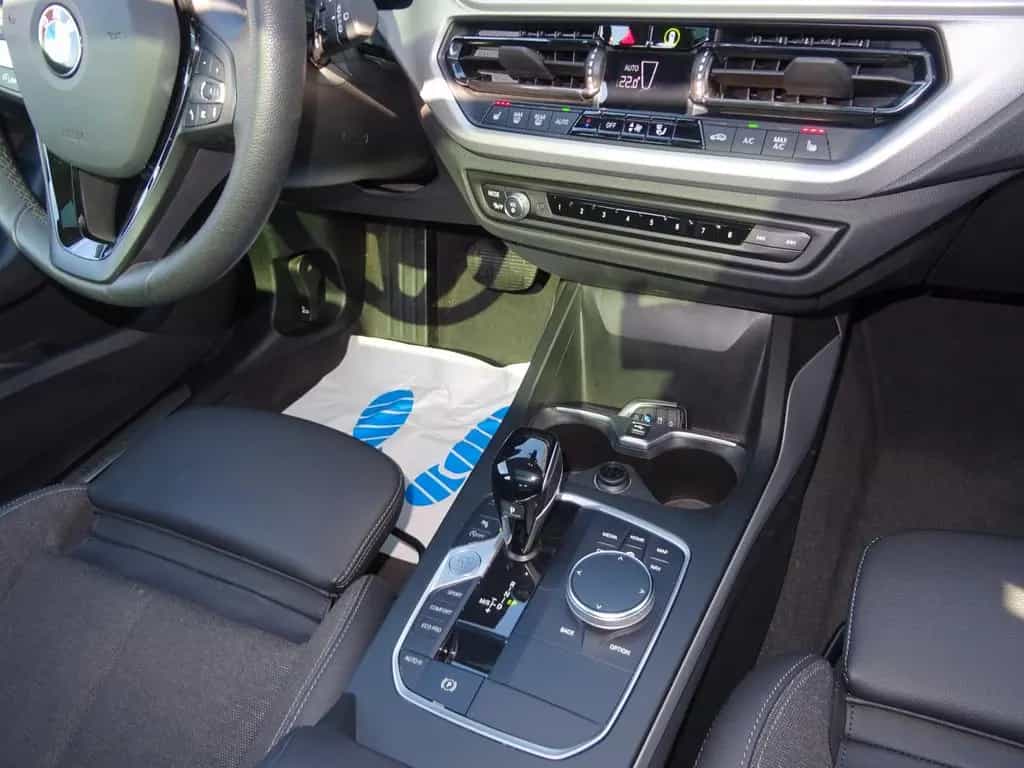 BMW 120 d Aut Advantage 17" Navi LC Pro. Ad. LED Pano 09/2022-photo-8