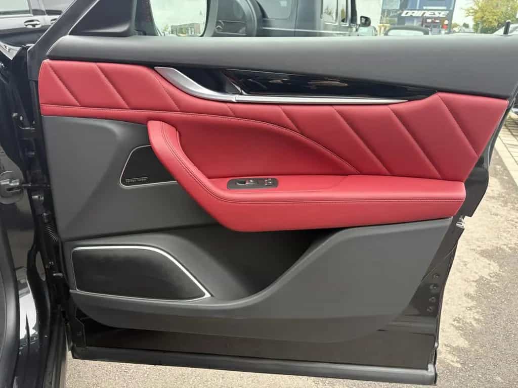 Maserati Levante MODENA Q4 / CAMERA 360/ ACC/ CUIR 02/2017-photo-13