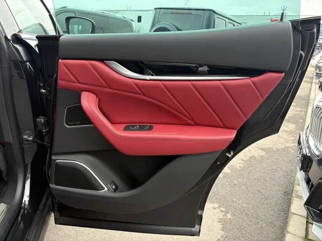 Maserati Levante MODENA Q4 / CAMERA 360/ ACC/ CUIR 02/2017-photo-14