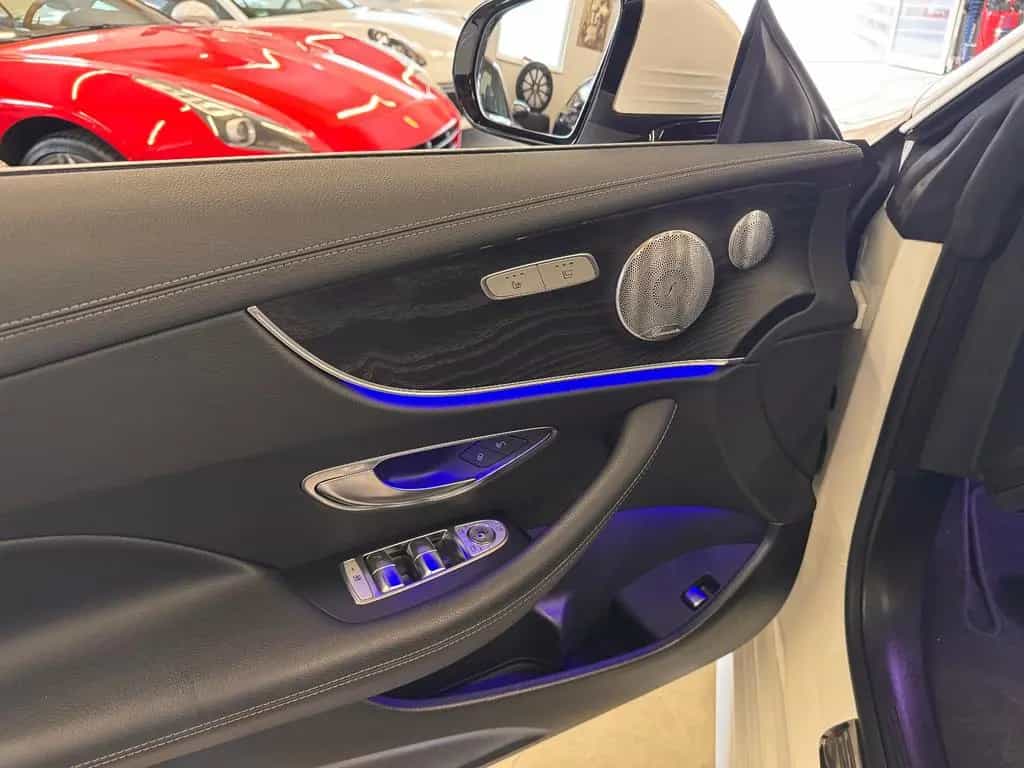Mercedes-Benz E-Class 300 Cabrio * AMG+Comand+Burmester+Kamera+Airsc 05/2018-photo-1