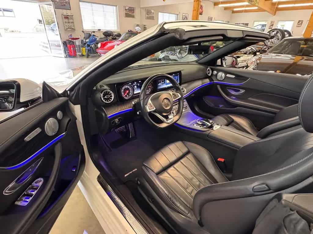 Mercedes-Benz E-Class 300 Cabrio * AMG+Comand+Burmester+Kamera+Airsc 05/2018-photo-2