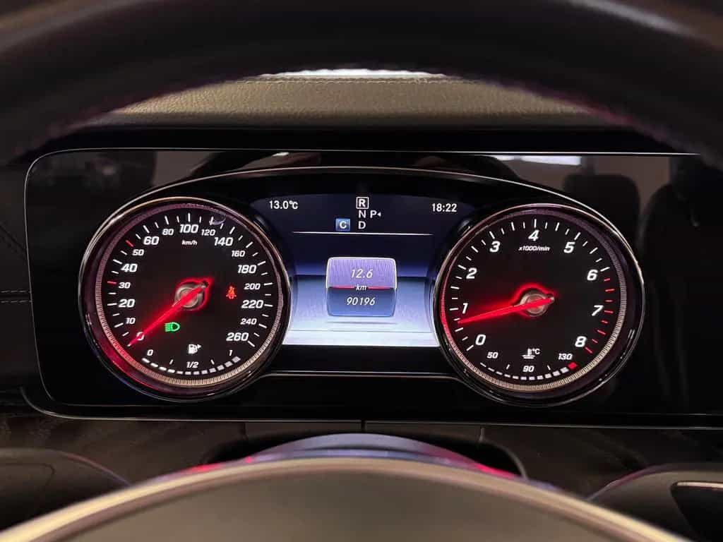 Mercedes-Benz E-Class 300 Cabrio * AMG+Comand+Burmester+Kamera+Airsc 05/2018-photo-6