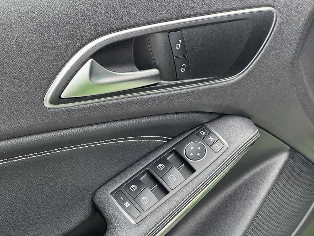 Mercedes-Benz A-Class 180 URBAN BlueEfficiency *LED|NAVI|KAMERA|TÜV* 09/2017-photo-19