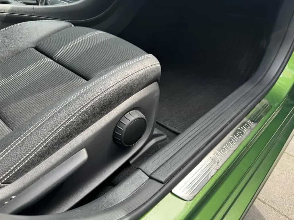 Mercedes-Benz A-Class 180 URBAN BlueEfficiency *LED|NAVI|KAMERA|TÜV* 09/2017-photo-29