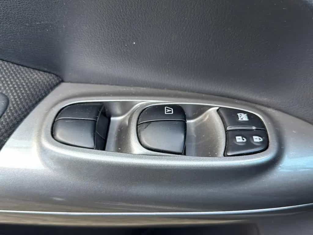 Nissan Juke 1,6 Automatik nur 80 TKm! mit NAVI + Kamera 03/2016-photo-19