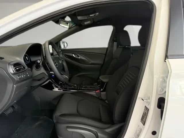 Hyundai i30 FL (MY25) 1.5 T-GDI (140 PS) 7-DCT Advantage 11/2025-photo-4