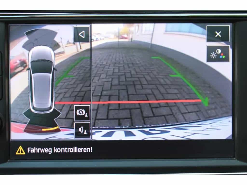 Seat Leon 300 4Drive Cupra Remus H&R DSG ACC LED Pano 01/2019-photo-25