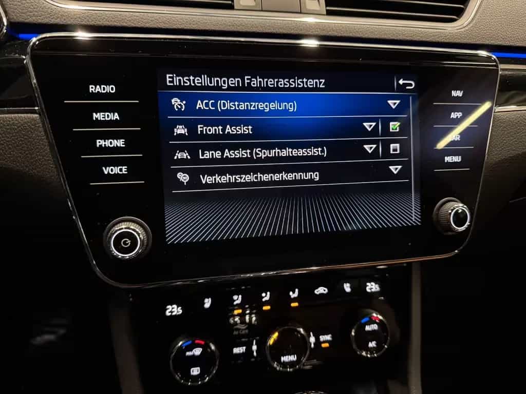 Skoda Superb Combi L&K *19Zoll*LEDER/Braun*SitzKlima* 09/2022-photo-18