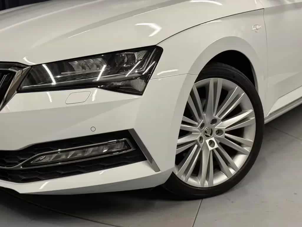 Skoda Superb Combi L&K *19Zoll*LEDER/Braun*SitzKlima* 09/2022-photo-2