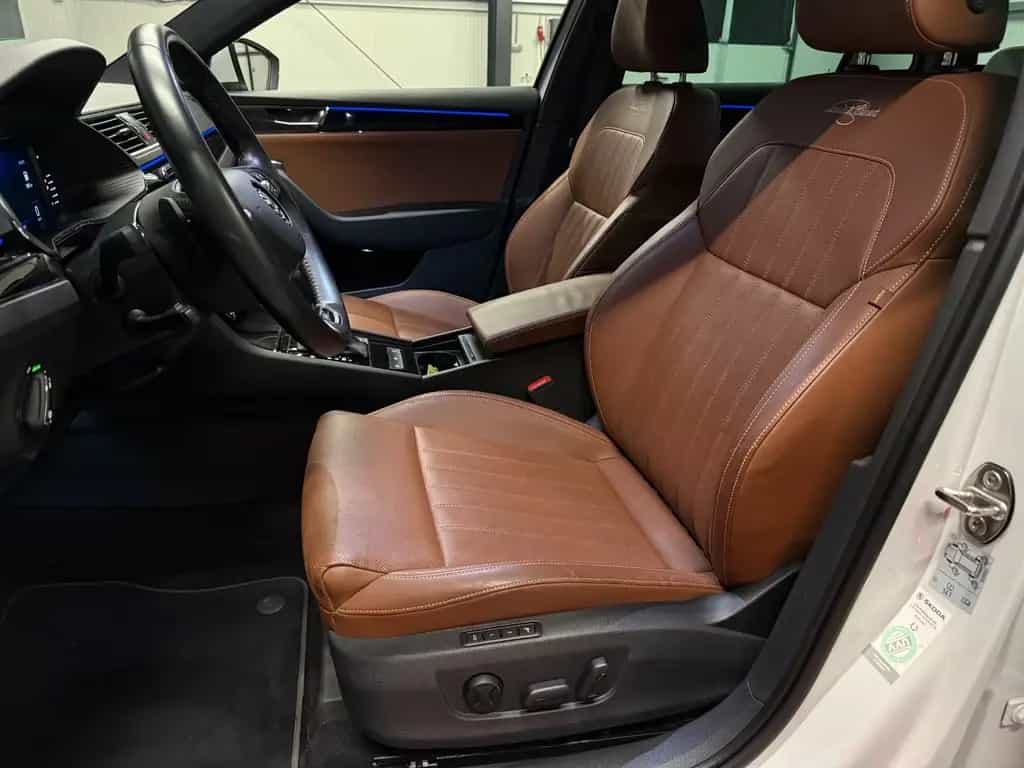 Skoda Superb Combi L&K *19Zoll*LEDER/Braun*SitzKlima* 09/2022-photo-26