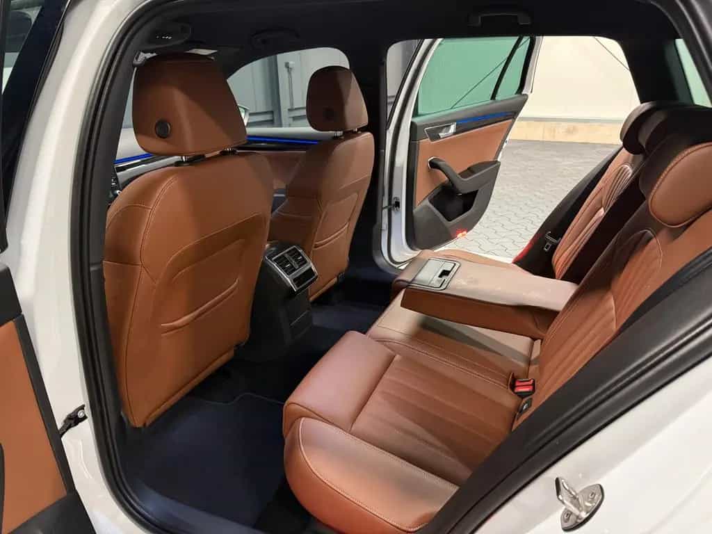 Skoda Superb Combi L&K *19Zoll*LEDER/Braun*SitzKlima* 09/2022-photo-28
