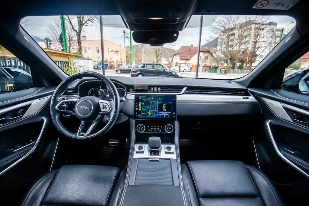 Jaguar F-Pace F-PACE R-Dynamic SE AWD 04/2023-photo-12
