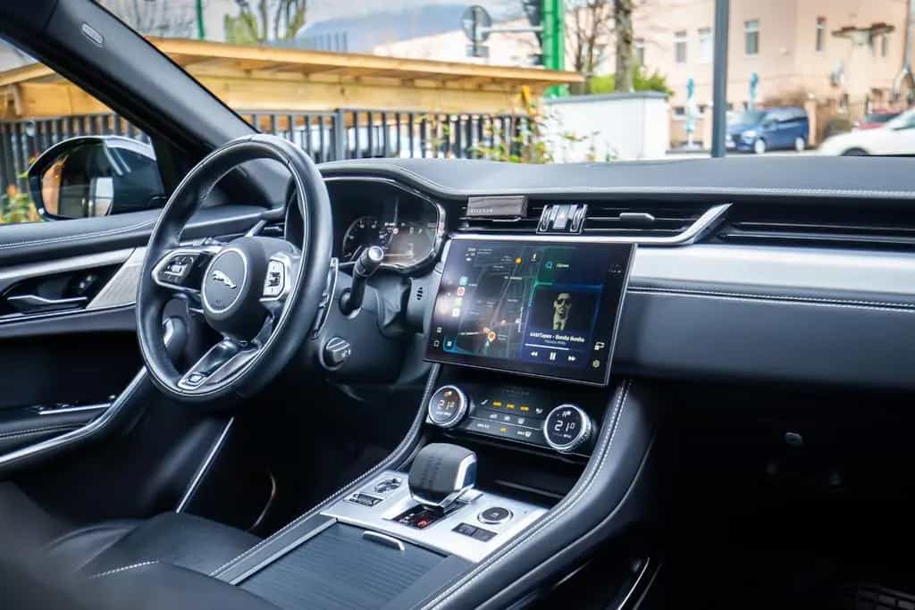 Jaguar F-Pace F-PACE R-Dynamic SE AWD 04/2023-photo-14