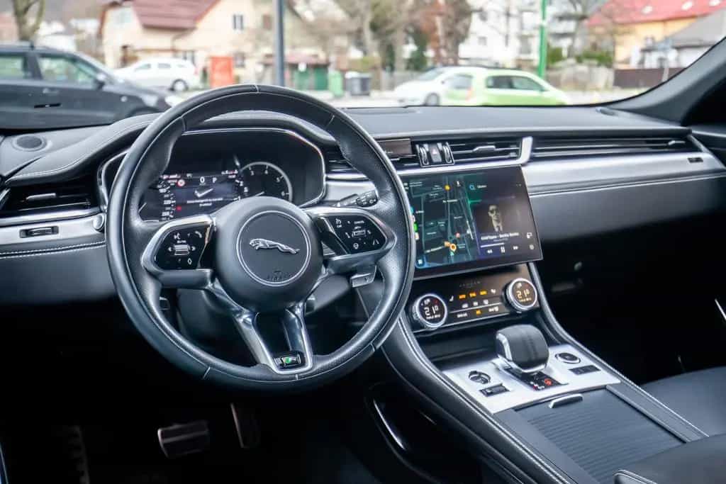 Jaguar F-Pace F-PACE R-Dynamic SE AWD 04/2023-photo-15