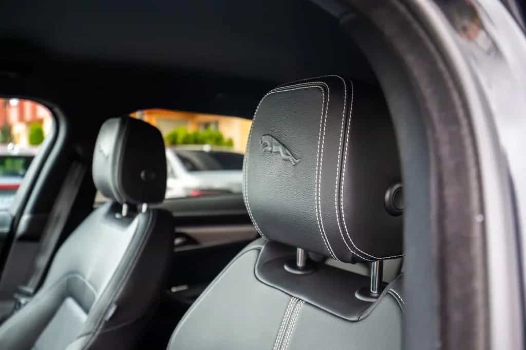 Jaguar F-Pace F-PACE R-Dynamic SE AWD 04/2023-photo-18