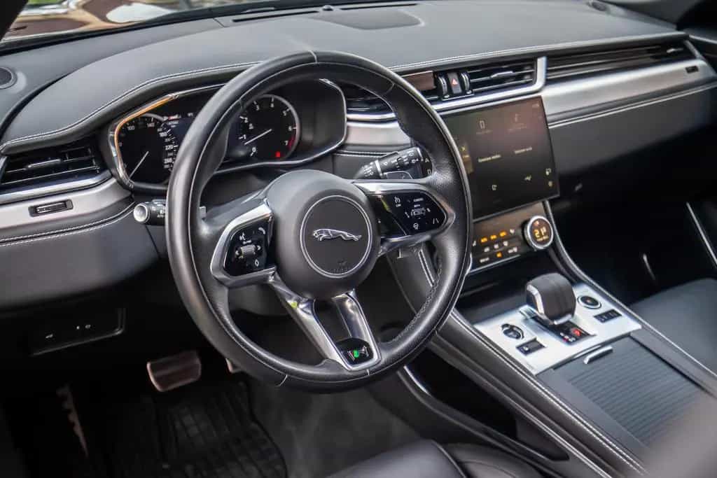 Jaguar F-Pace F-PACE R-Dynamic SE AWD 04/2023-photo-19
