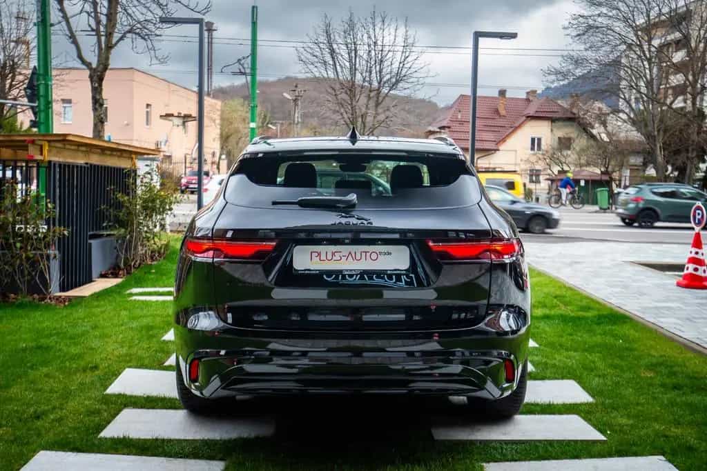 Jaguar F-Pace F-PACE R-Dynamic SE AWD 04/2023-photo-5