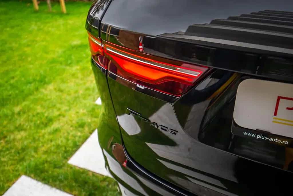 Jaguar F-Pace F-PACE R-Dynamic SE AWD 04/2023-photo-8