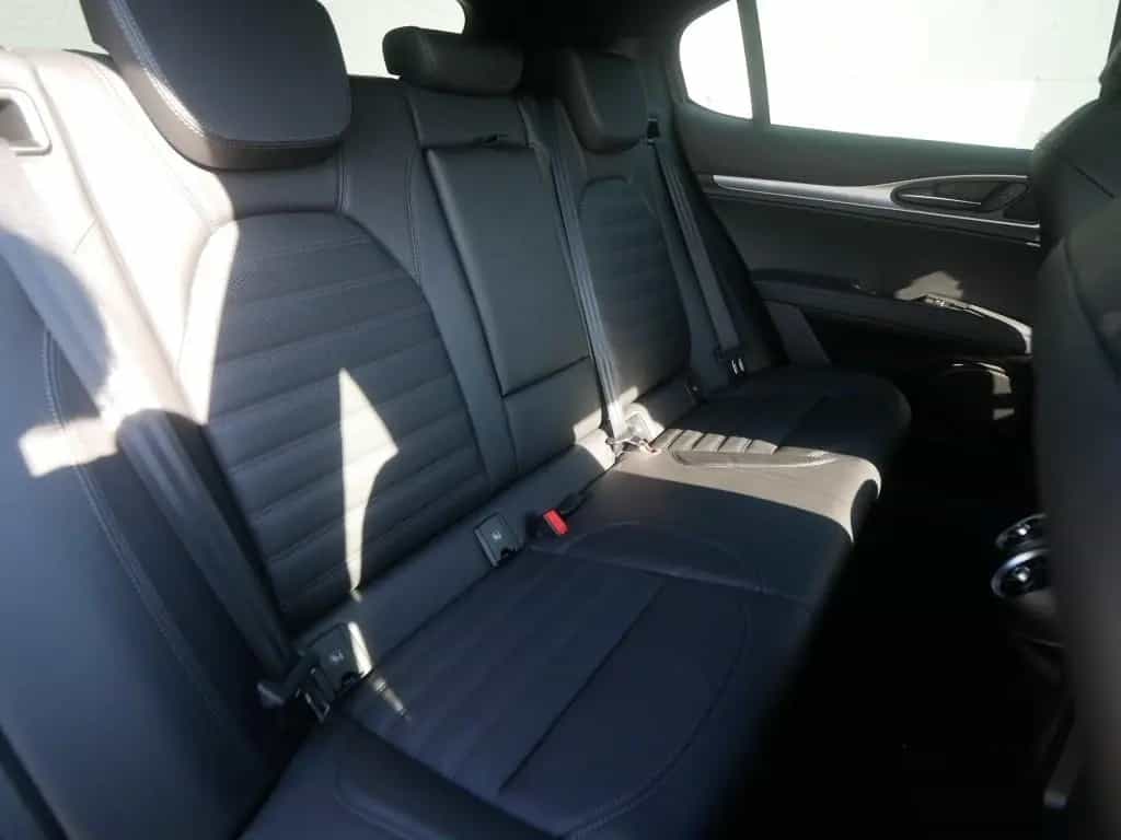 Alfa Romeo Stelvio VELOCE 2.2 DIESEL 16V 210 PS AT8 Q4 PREM 05/2026-photo-19