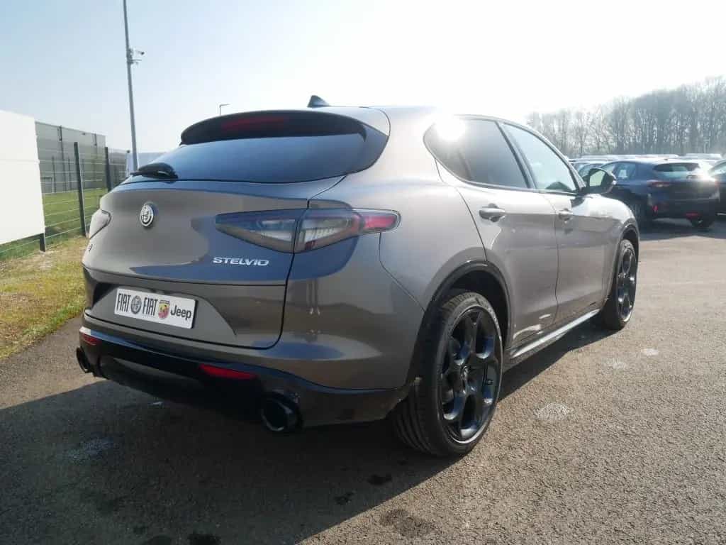 Alfa Romeo Stelvio VELOCE 2.2 DIESEL 16V 210 PS AT8 Q4 PREM 05/2026-photo-2