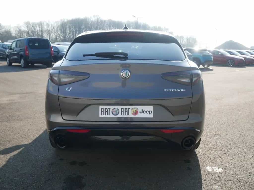 Alfa Romeo Stelvio VELOCE 2.2 DIESEL 16V 210 PS AT8 Q4 PREM 05/2026-photo-3