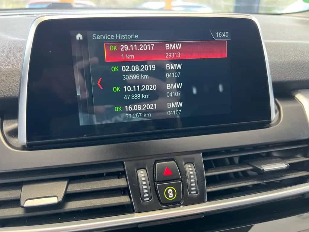 BMW 2 Series 220 i Gran Tourer Sport Line LED|AHK|DAB|1.HAND 11/2017-photo-28