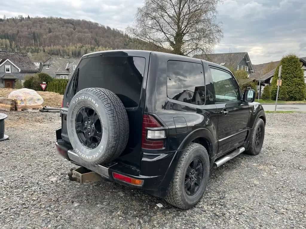 Mitsubishi Pajero V60 kurz 01/2002-photo-2