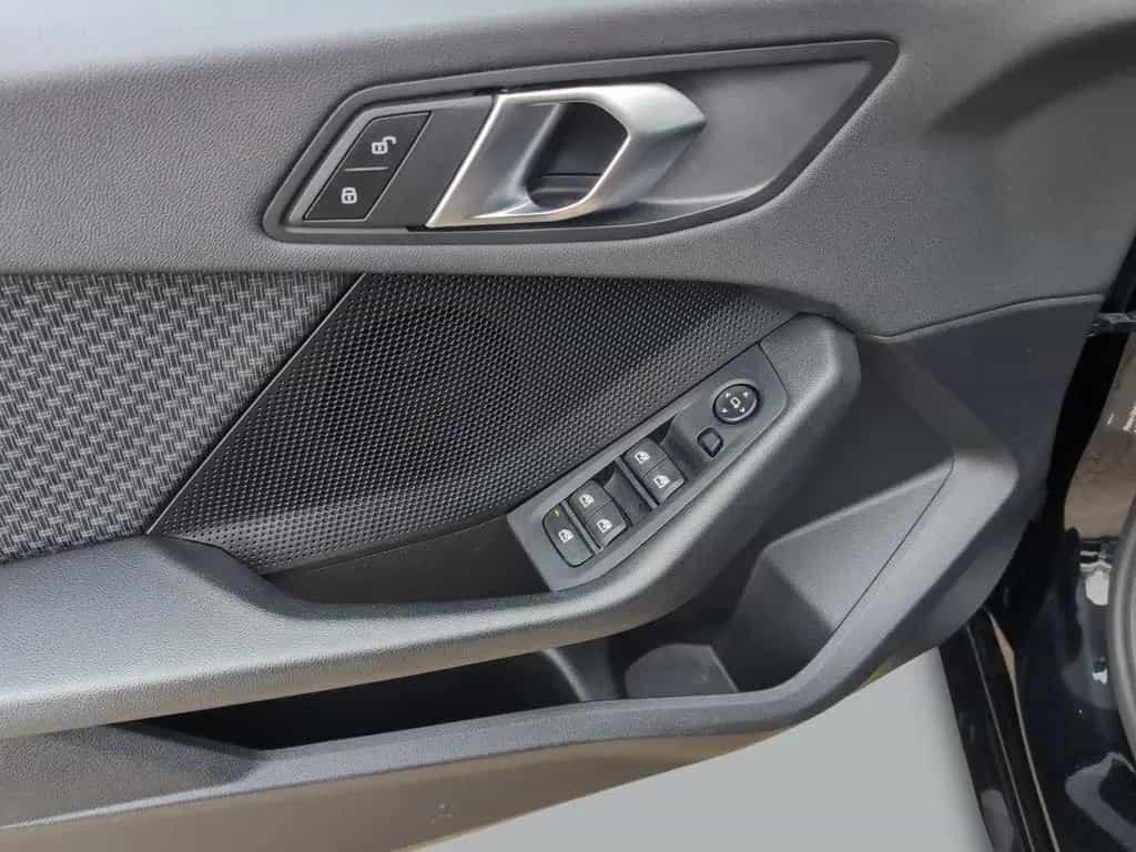 BMW 118 i SITZHEIZUNG CONNECTED PAKET 03/2020-photo-26