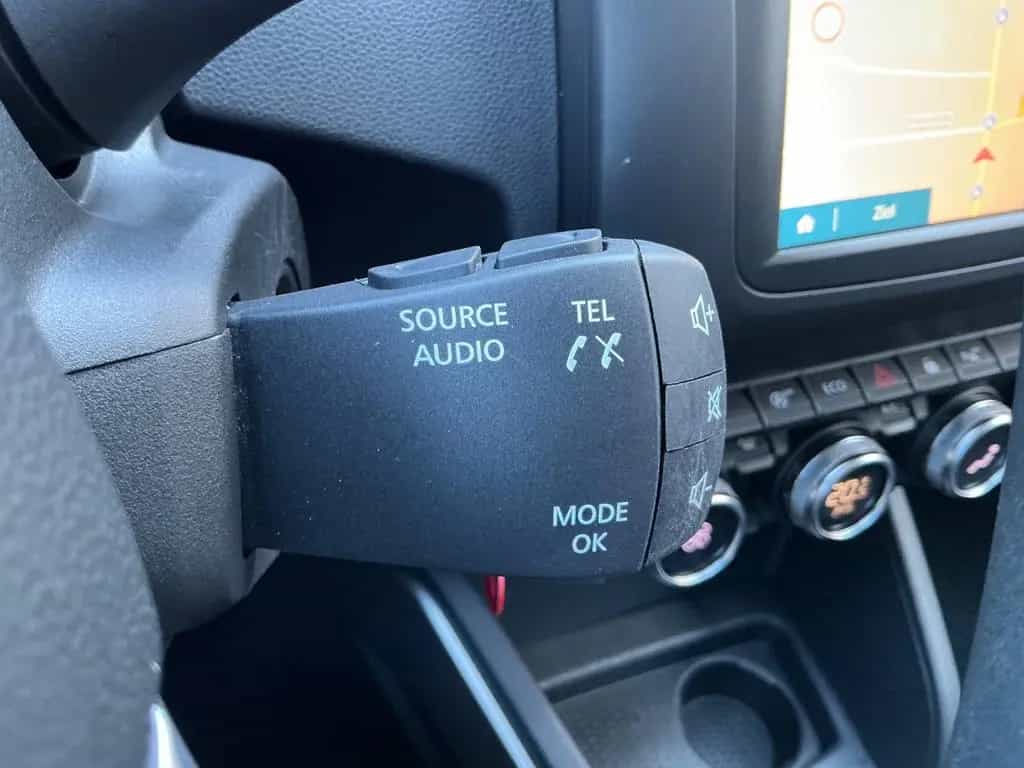 Dacia Duster II Navi Tempomat Kamera Allwetter SHZ 08/2019-photo-22