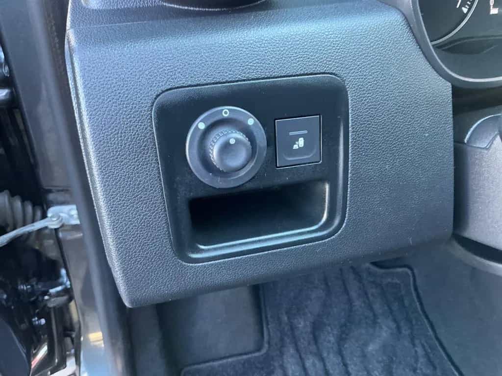 Dacia Duster II Navi Tempomat Kamera Allwetter SHZ 08/2019-photo-23