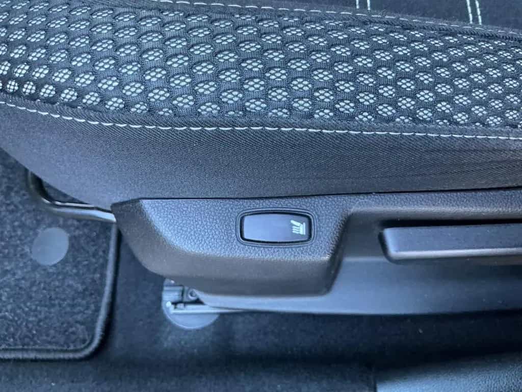 Dacia Duster II Navi Tempomat Kamera Allwetter SHZ 08/2019-photo-24