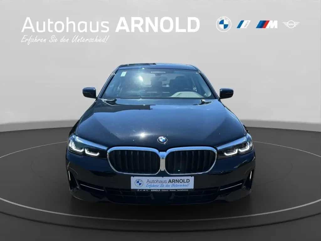 BMW 5 Series 530d xDrive Limo Schiebedach AHK Stop+Go RFK Sit 04/2021-photo-1