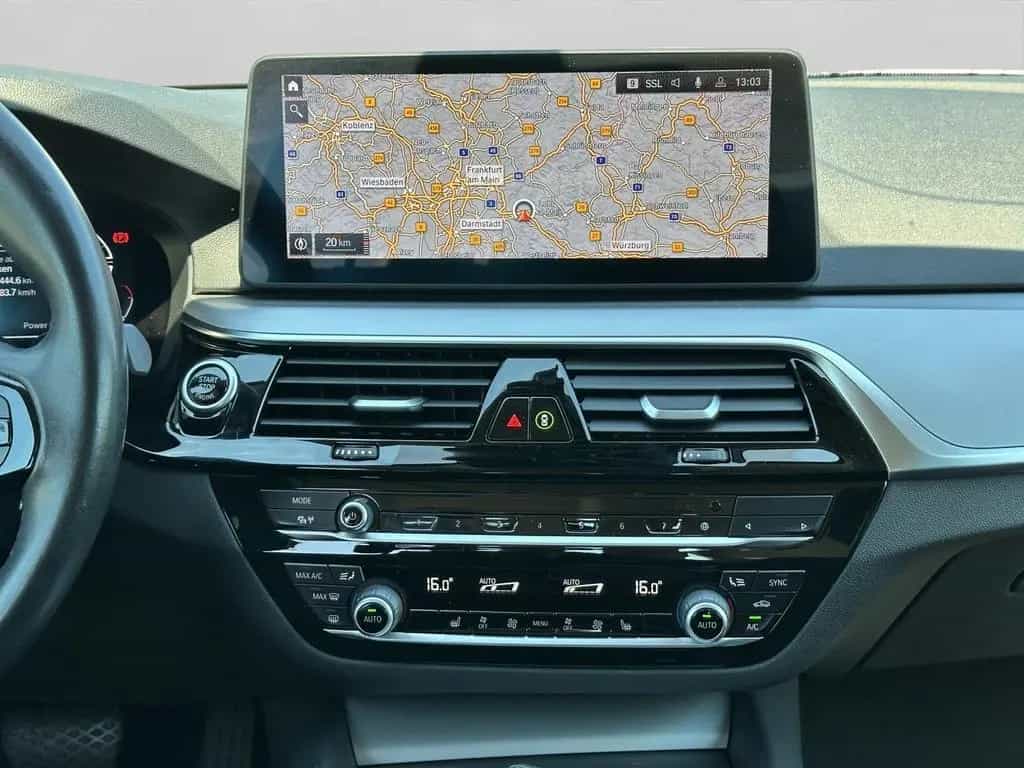 BMW 5 Series 530d xDrive Limo Schiebedach AHK Stop+Go RFK Sit 04/2021-photo-10