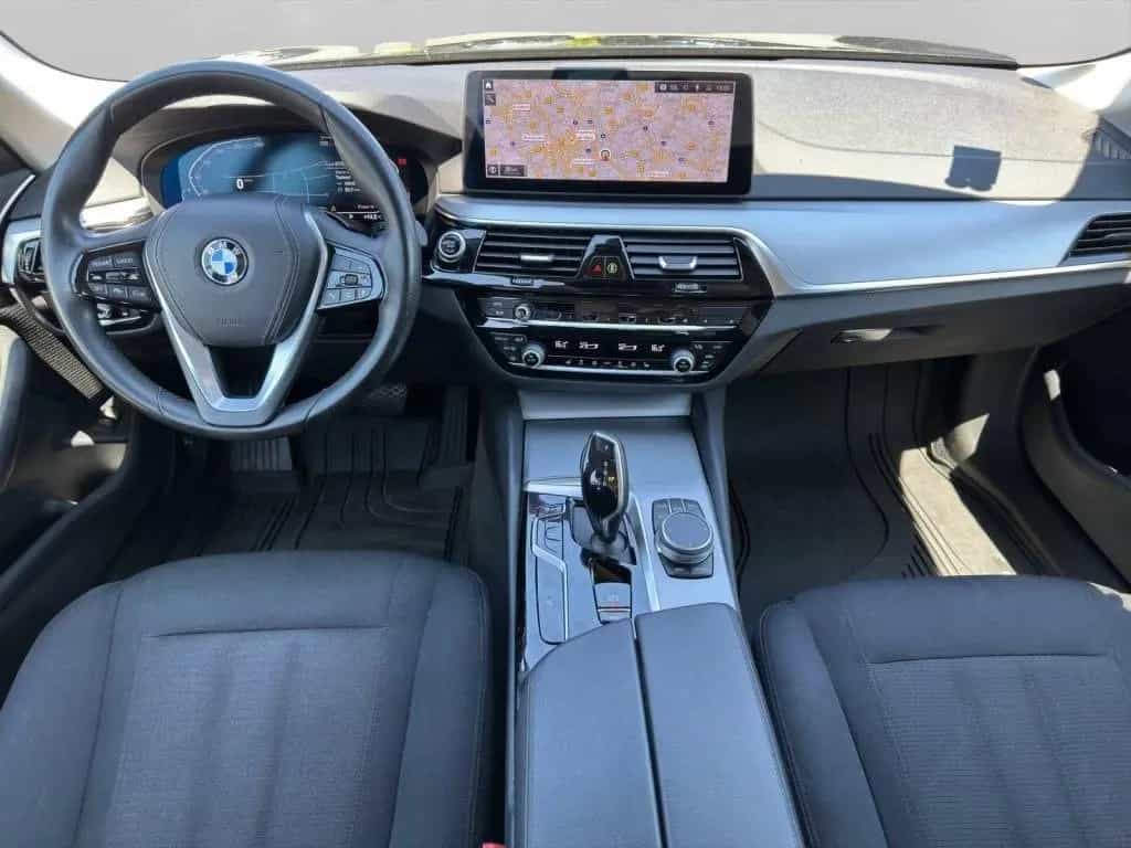 BMW 5 Series 530d xDrive Limo Schiebedach AHK Stop+Go RFK Sit 04/2021-photo-8