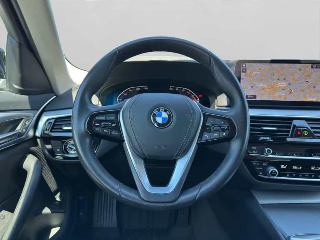 BMW 5 Series 530d xDrive Limo Schiebedach AHK Stop+Go RFK Sit 04/2021-photo-9