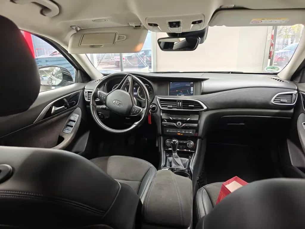 Infiniti Q30 1.5d FWD Premium Premium 03/2017-photo-3
