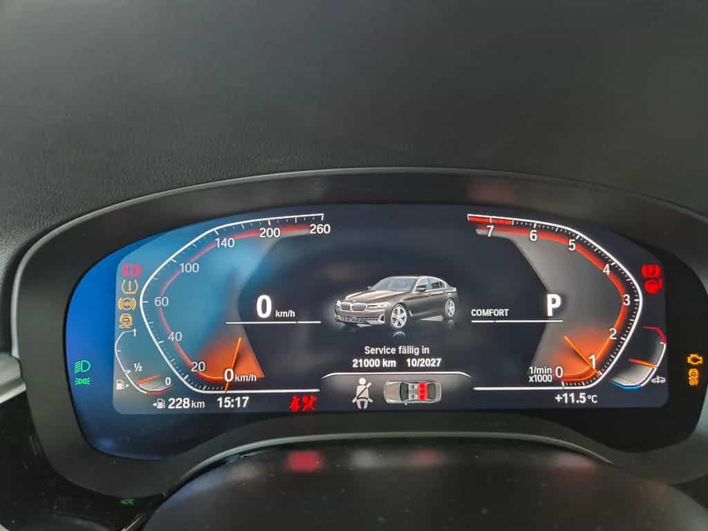 BMW 5 Series 520i Limousine KAMERA/NAVI/LED/ANDROID 08/2022-photo-19