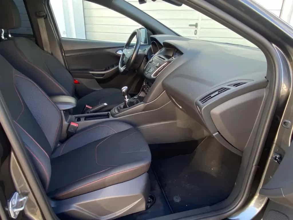 Ford Focus Turnier "ST-Line" Sitzheizung+PDC+1.Hand 03/2018-photo-14