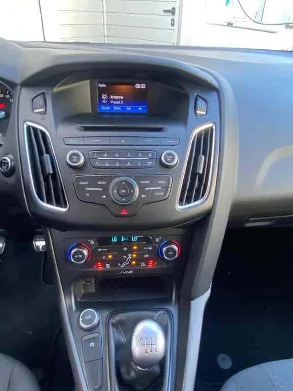 Ford Focus Turnier "ST-Line" Sitzheizung+PDC+1.Hand 03/2018-photo-17