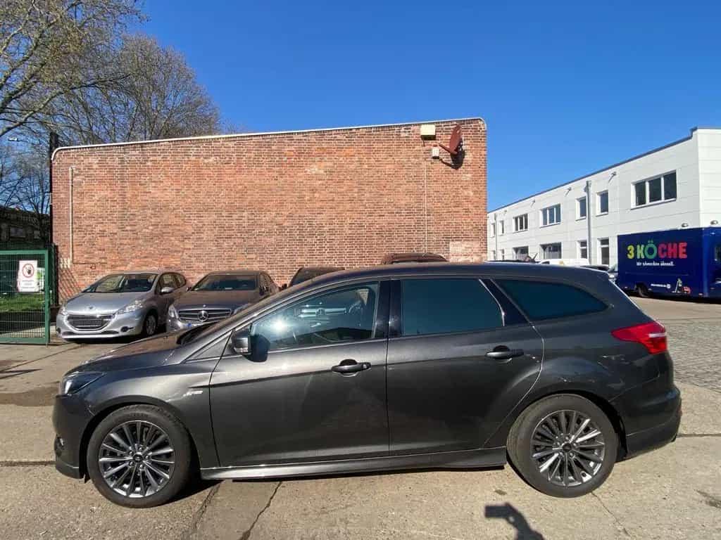 Ford Focus Turnier "ST-Line" Sitzheizung+PDC+1.Hand 03/2018-photo-3