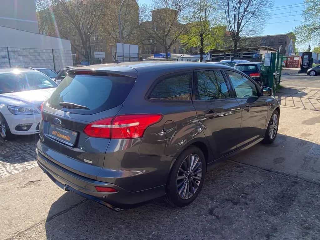 Ford Focus Turnier "ST-Line" Sitzheizung+PDC+1.Hand 03/2018-photo-4