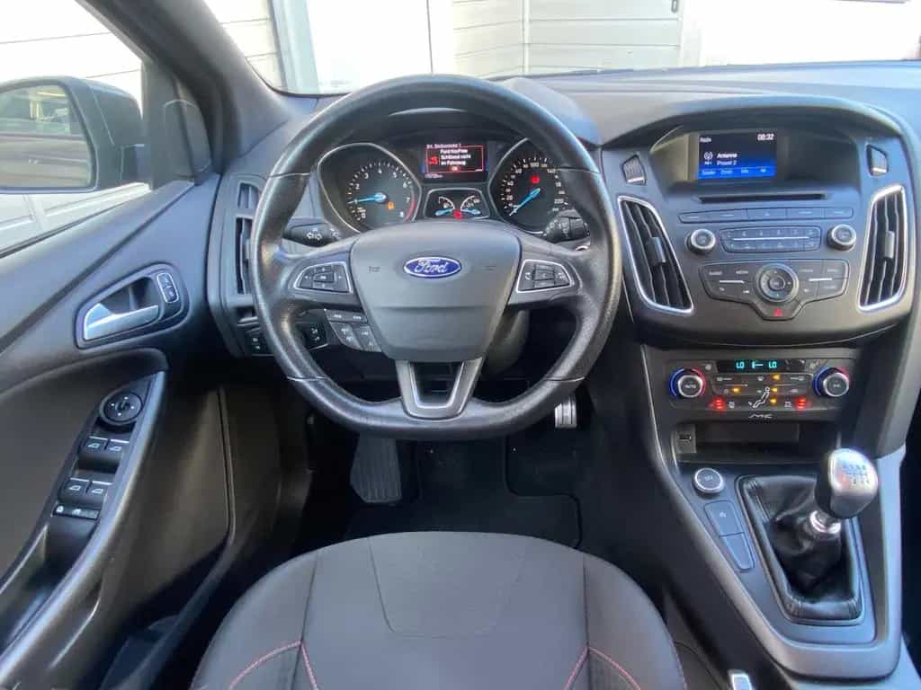 Ford Focus Turnier "ST-Line" Sitzheizung+PDC+1.Hand 03/2018-photo-8