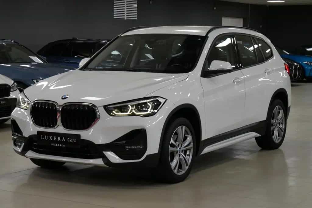 BMW X1 sDrive 18d Sport Line LED HuD AHK CAM NAVI+ 09/2019-photo-1